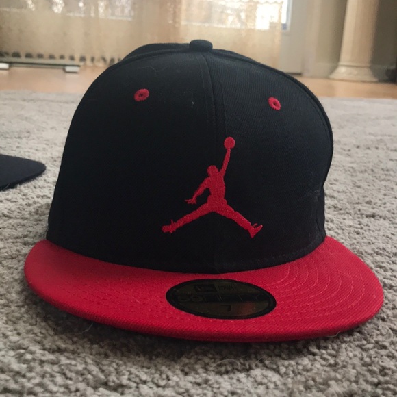 fitted and snapback hats